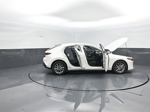 Used 2021 MAZDA MAZDA3 s image 41