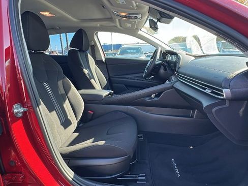 Certified 2024 Hyundai Elantra SEL w/ Convenience Package image 15