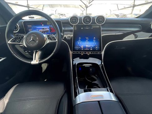 Used 2024 Mercedes-Benz GLC 300 4MATIC image 15