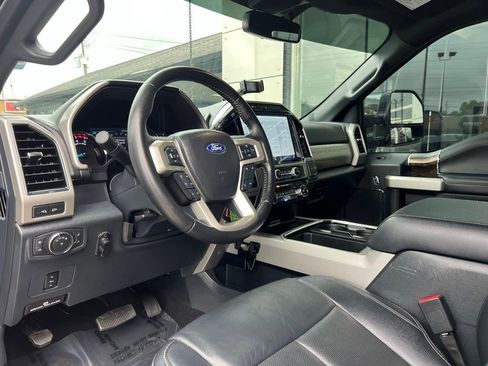 Used 2022 Ford F250 Lariat w/ Lariat Value Package image 2