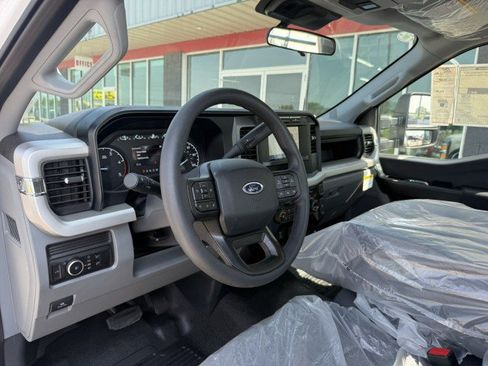 Used 2024 Ford F550 4x4 Regular Cab Super Duty image 25