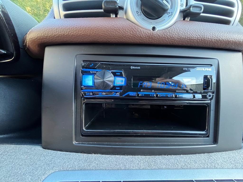 Used 2014 smart fortwo passion RWD image 18