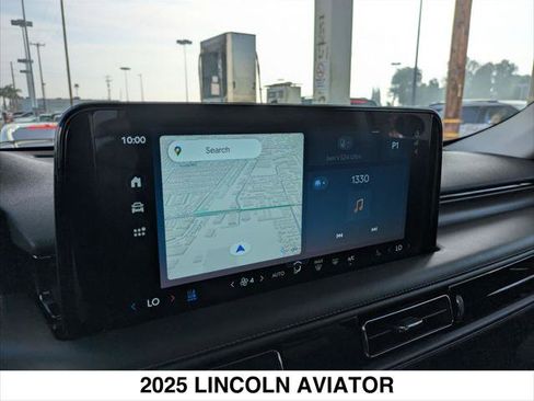 Used 2025 Lincoln Aviator Reserve w/ Luxury Package image 17
