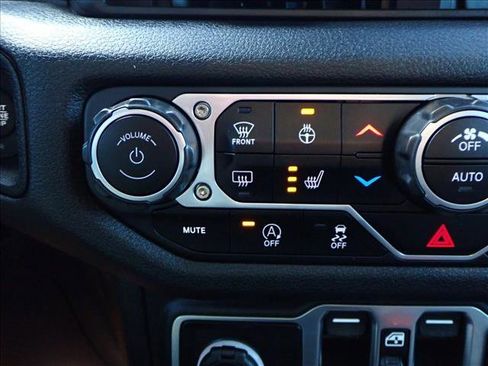 Used 2024 Jeep Wrangler Sport S image 18