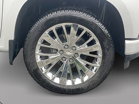 Certified 2022 Chevrolet Silverado 1500 RST w/ Convenience Package II AWD/4WD image 9