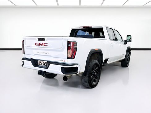Used 2025 GMC Sierra 2500 AT4 AWD/4WD image 4
