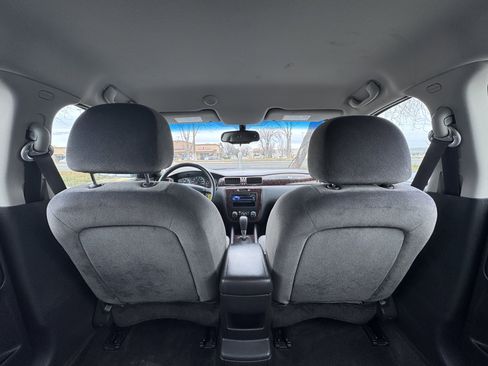 Used 2016 Chevrolet Impala LT image 30