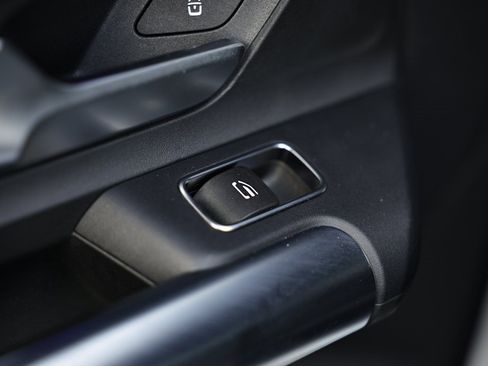 Used 2021 Mercedes-Benz GLA 250 4MATIC image 26