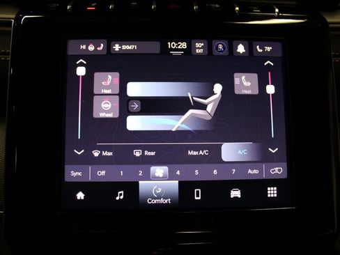 New 2025 Jeep Grand Cherokee Laredo image 16