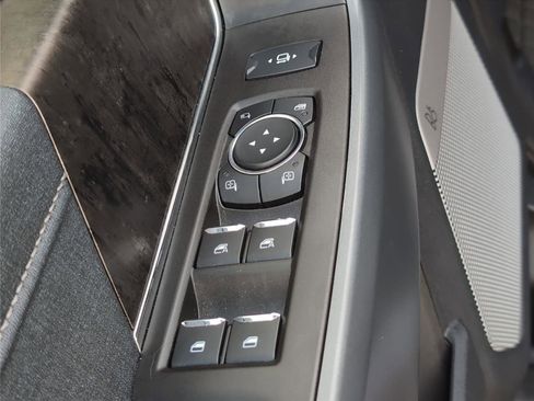 Used 2024 Ford F250 Lariat w/ Sport Appearance Package image 12