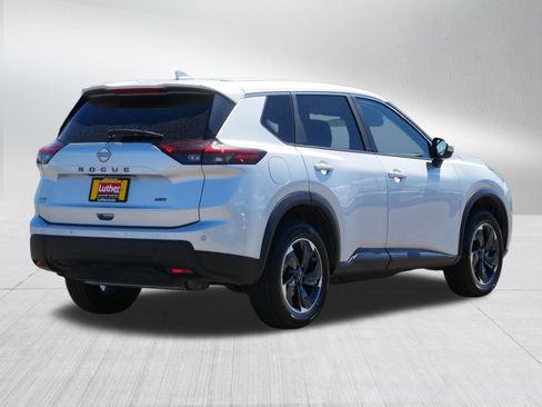 Used 2025 Nissan Rogue SV AWD/4WD image 7