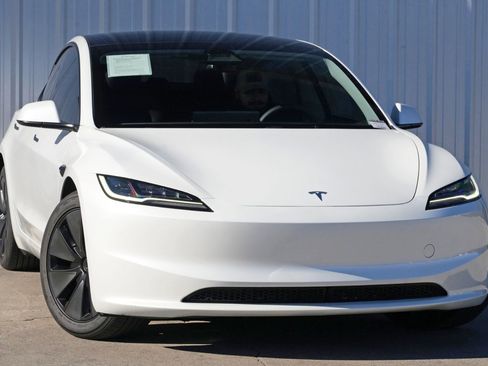 Used 2024 Tesla Model 3 Long Range image 4