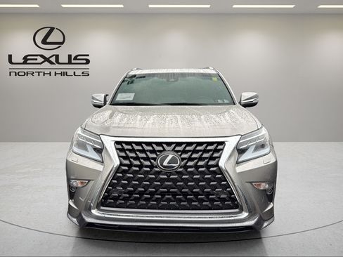 Used 2022 Lexus GX 460 Luxury w/ Sport Design Package AWD/4WD image 2
