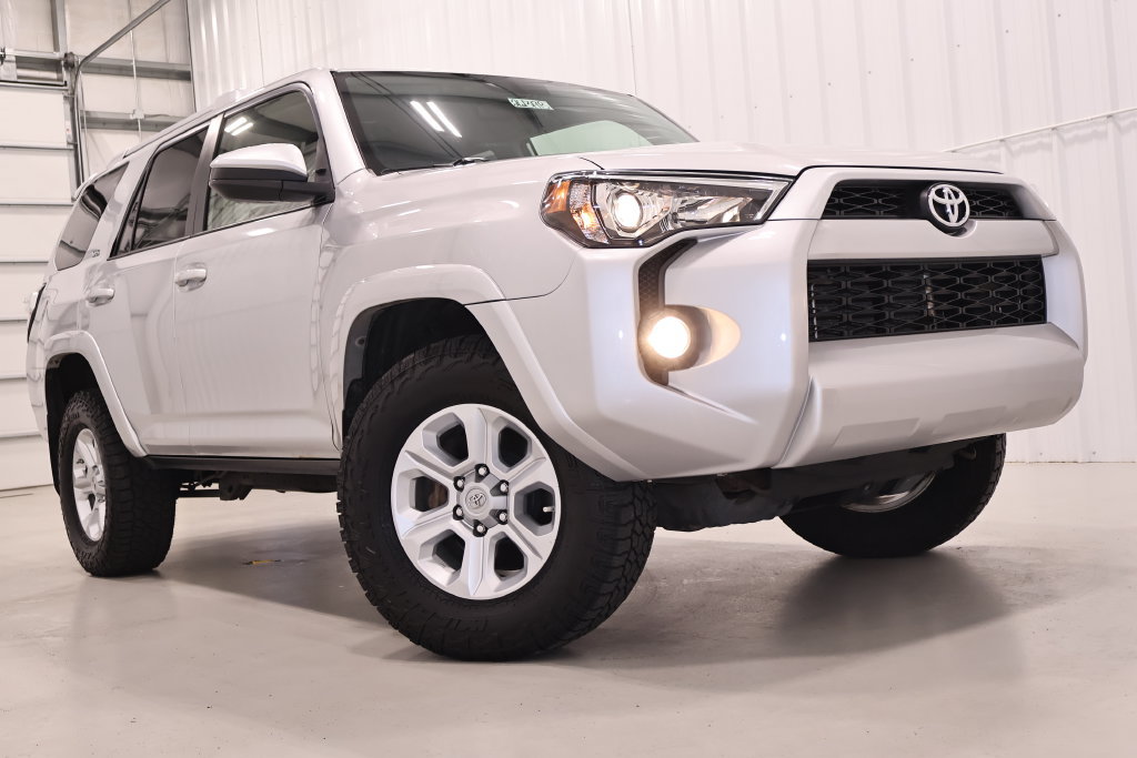 Used 2016 Toyota 4Runner SR5 AWD/4WD image 35