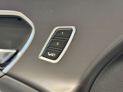 Used 2025 Acura RDX SH-AWD image 14