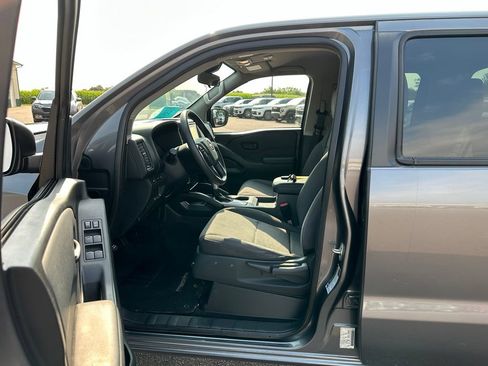 Used 2022 Nissan Frontier S w/ Technology Package AWD/4WD image 10