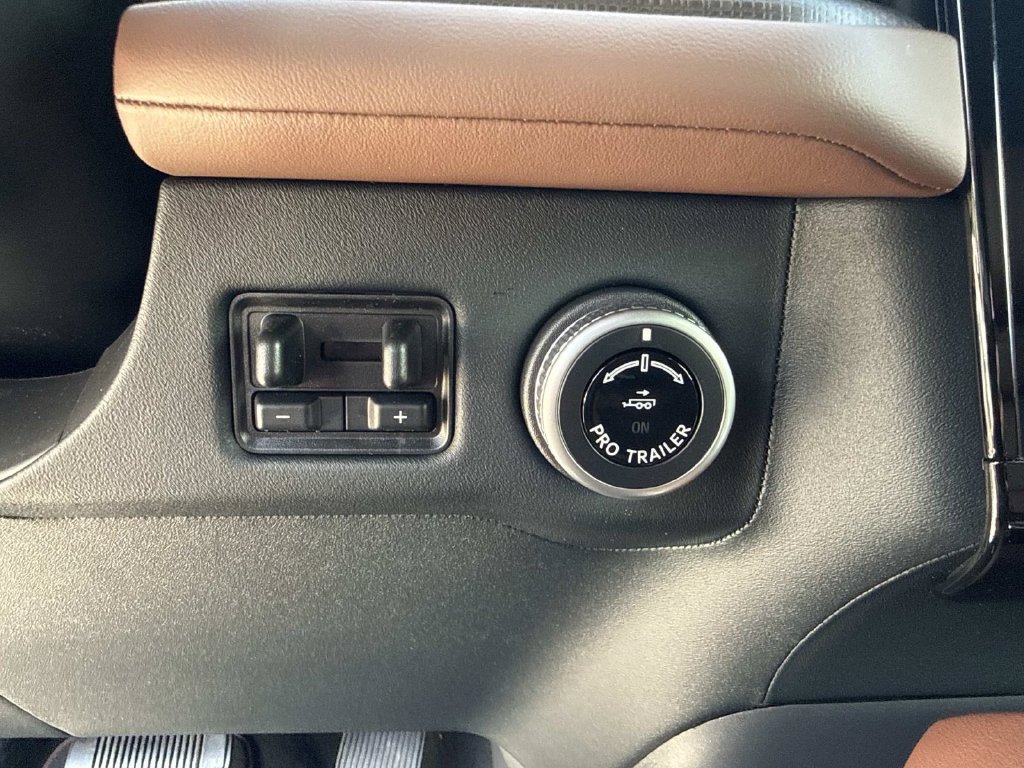 New 2026 Lincoln Navigator Reserve AWD/4WD image 30