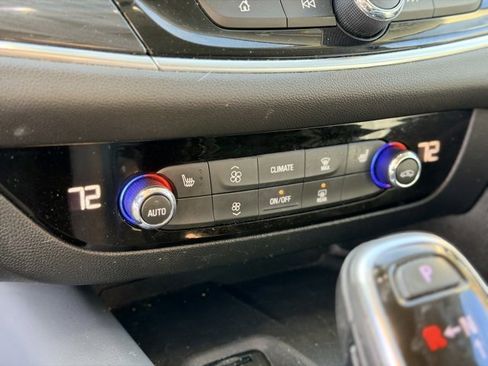 Used 2020 Buick Enclave Essence w/ Sound and Sites Package image 15