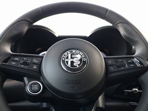 New 2025 Alfa Romeo Tonale w/ Premium Package image 16