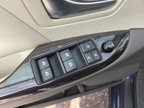 Certified 2019 Toyota Sienna XLE image 33