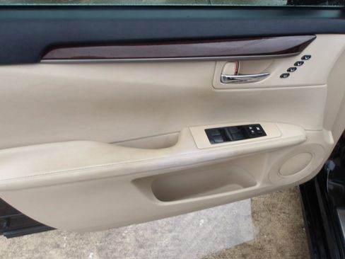 Used 2013 Lexus ES 350 w/ Premium Pkg FWD image 18