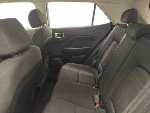 Used 2022 Hyundai Venue SEL w/ Cargo Package image 18