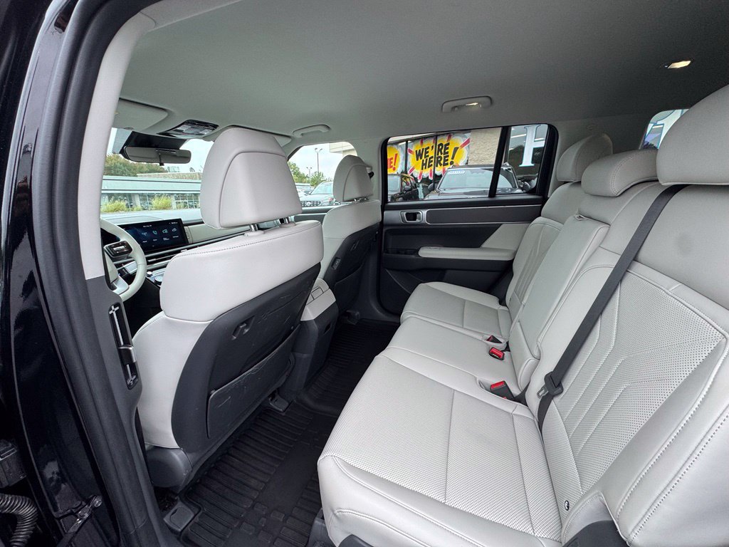 Used 2024 Hyundai Santa Fe SEL AWD/4WD image 10