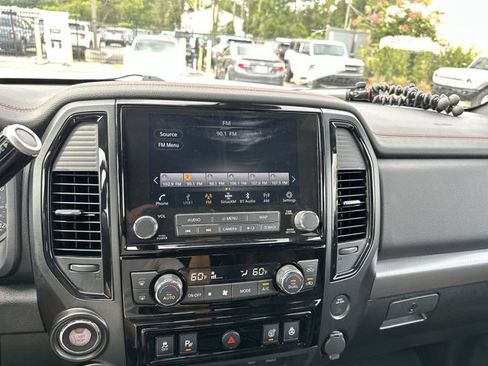 Used 2023 Nissan Titan PRO-4X w/ Pro-4x Convenience Package AWD/4WD image 17