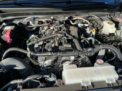 Used 2025 Toyota Tacoma SR5 image 25