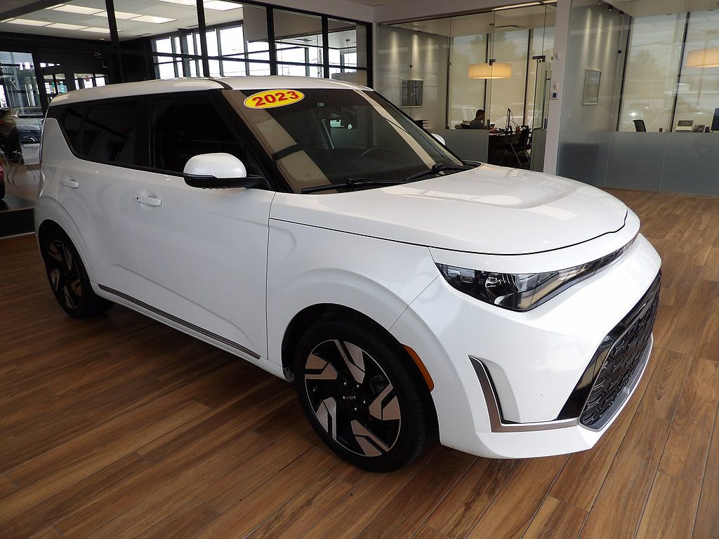 Used 2023 Kia Soul GT-Line FWD image 3