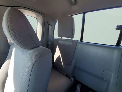 Used 2015 Toyota Tacoma PreRunner w/ SR5 Package image 12