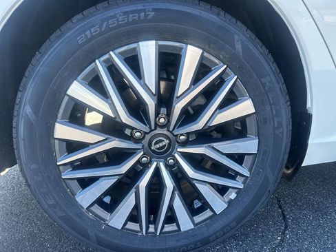 Used 2025 Nissan Altima 2.5 SV image 30