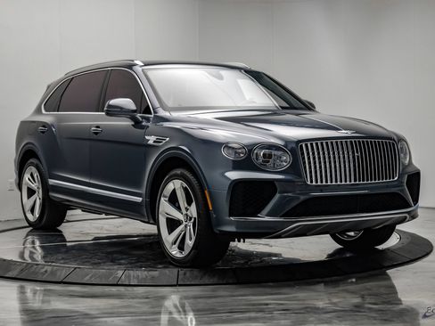 Used 2023 Bentley Bentayga Extended Wheelbase AWD/4WD image 22