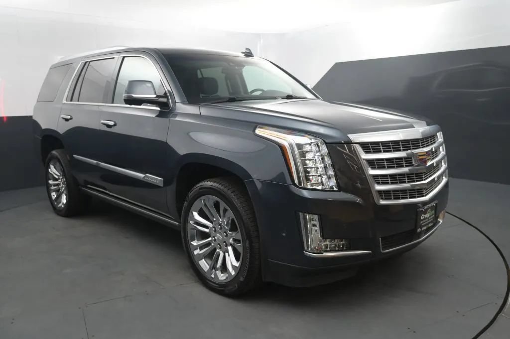 Used 2019 Cadillac Escalade Premium Luxury w/ LPO, Radiant Package AWD/4WD image 7