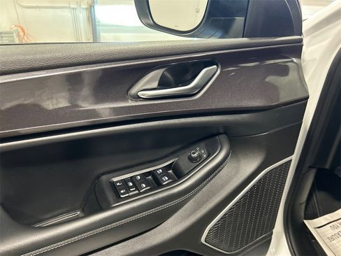 Used 2022 Jeep Grand Cherokee L Laredo w/ Luxury Tech Group I image 14