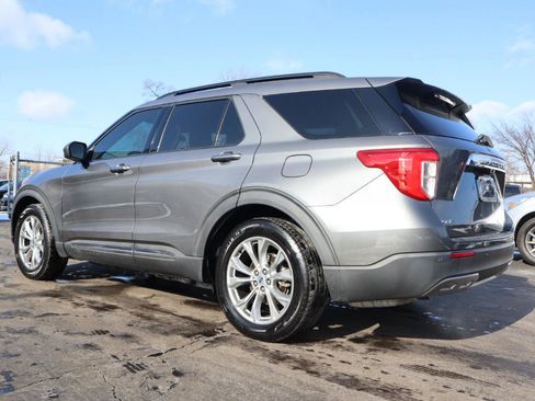Used 2021 Ford Explorer XLT w/ Equipment Group 202A RWD image 3