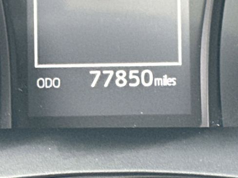 Used 2018 Toyota Camry SE w/ Moonroof Package FWD image 27