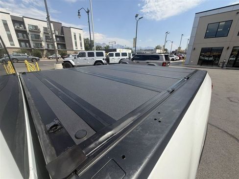 Used 2017 Nissan Titan PRO-4X AWD/4WD image 11