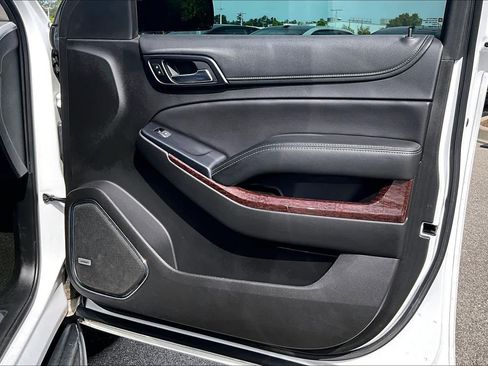 Used 2018 GMC Yukon XL SLT w/ Open Road Package AWD/4WD image 25