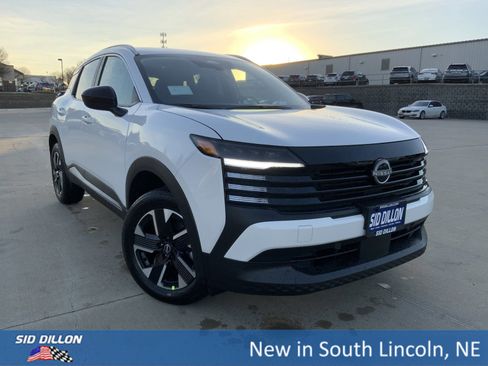 New 2026 Nissan Kicks SV w/ SV Premium Package image 2