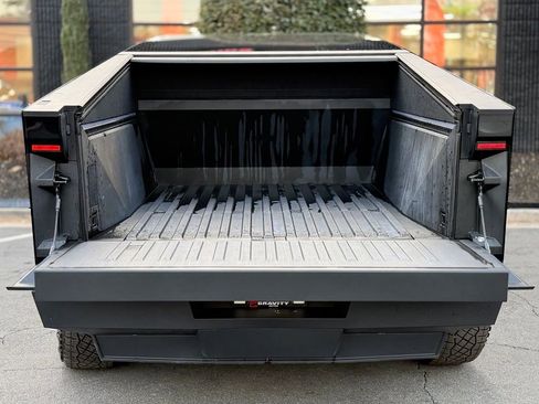 Used 2024 Tesla Cybertruck AWD Crew Cab image 17