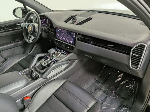 Certified 2023 Porsche Cayenne Platinum Edition AWD/4WD image 24