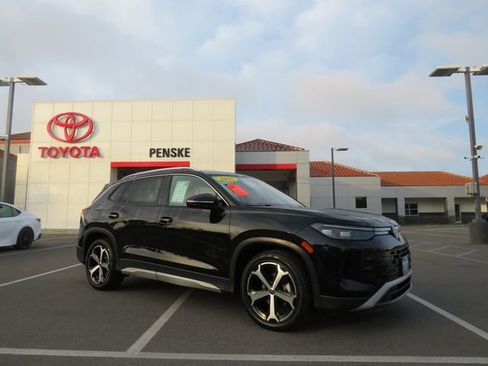 Used 2025 Volkswagen Tiguan SE image 14