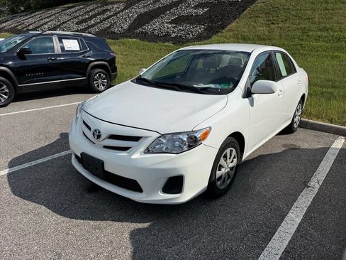 Used 2011 Toyota Corolla LE FWD image 3