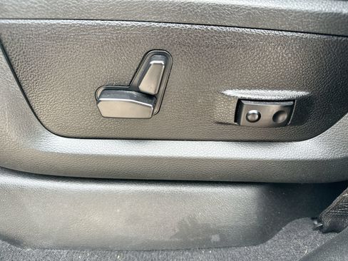 Used 2024 RAM 3500 Big Horn AWD/4WD image 12