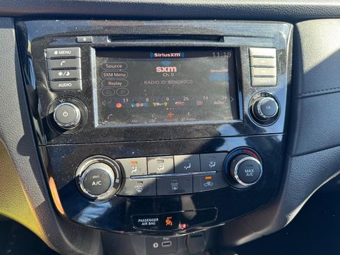 Used 2020 Nissan Rogue S image 18