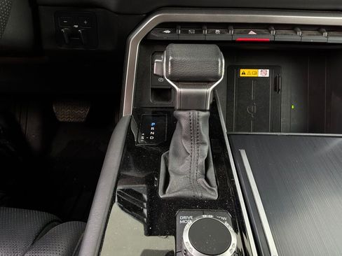 Used 2023 Toyota Tundra Platinum image 30