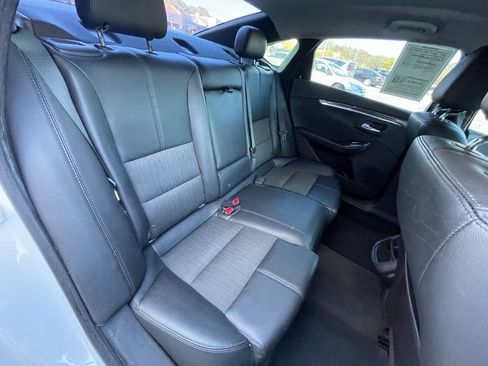 Used 2015 Chevrolet Impala LT image 22