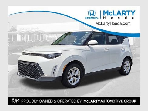 Used 2024 Kia Soul LX w/ Option Group 015 FWD image 1