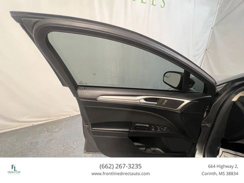 Used 2018 Ford Fusion SE w/ Fusion SE Technology Package FWD image 11